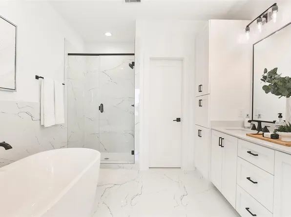 1020 W 15th 1/2 St #A, Houston, TX 77008