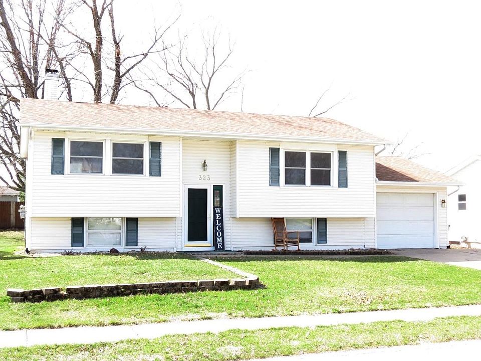 1st image of 323 W Oak St