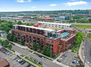 600 Broadway Ave NW APT 236, Grand Rapids, MI 49504