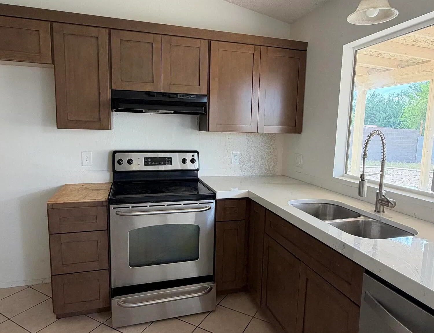 3 bed, 2.0 bath, 1100 sqft, $1,475 — Photo 1