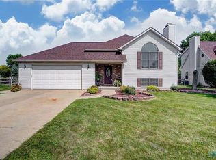 140 Rutledge Dr, Waterville, OH 43566
