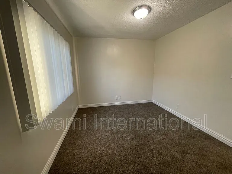 10970 S Figueroa St #7 — Photo 16