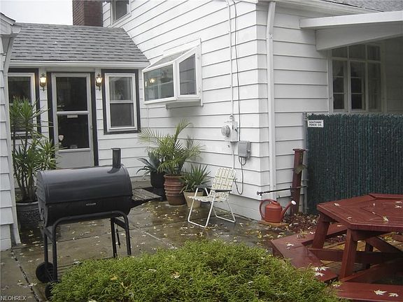 3rd image of 1283 Greensburg Rd