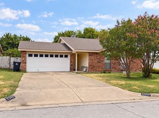 2309 Newbury Dr, Arlington, TX 76014