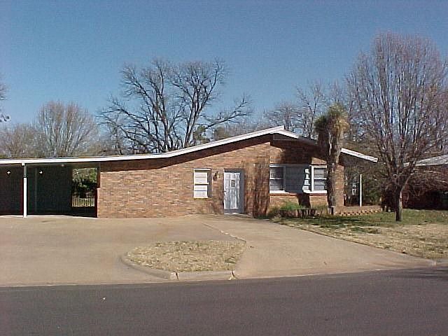 2nd image of 713 Maple St