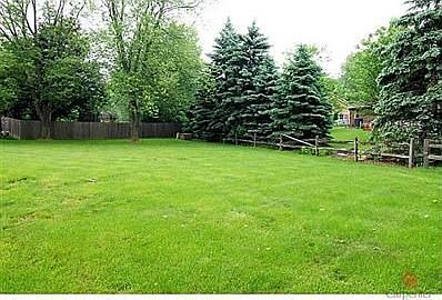 5th image of 939 Hawthorne Dr