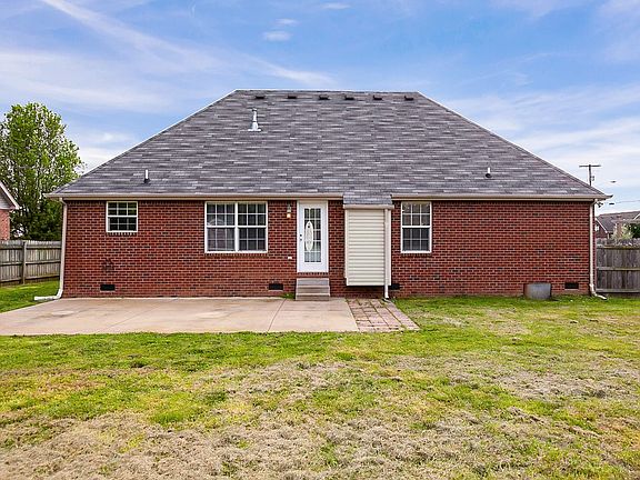 5th image of 1318 Bolton Dr