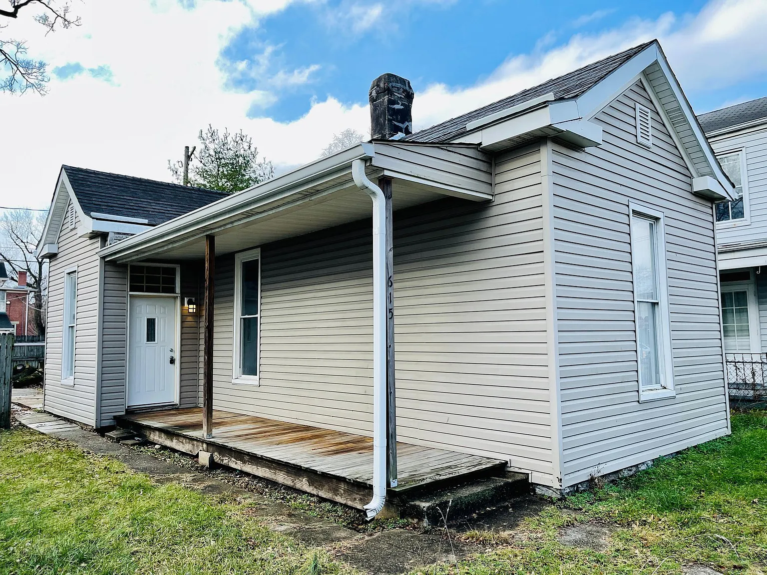 615 Buckeye St photo 1