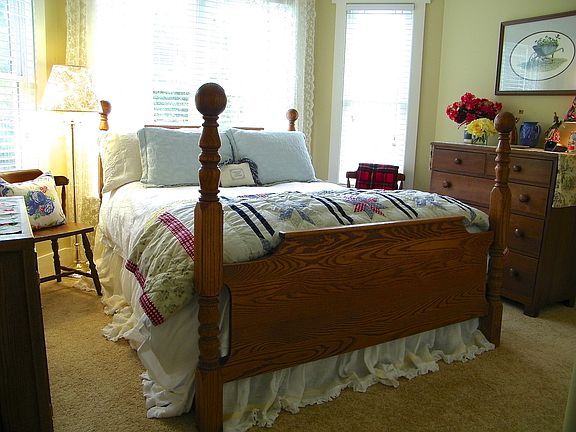 Bay Window Guest Bdrm