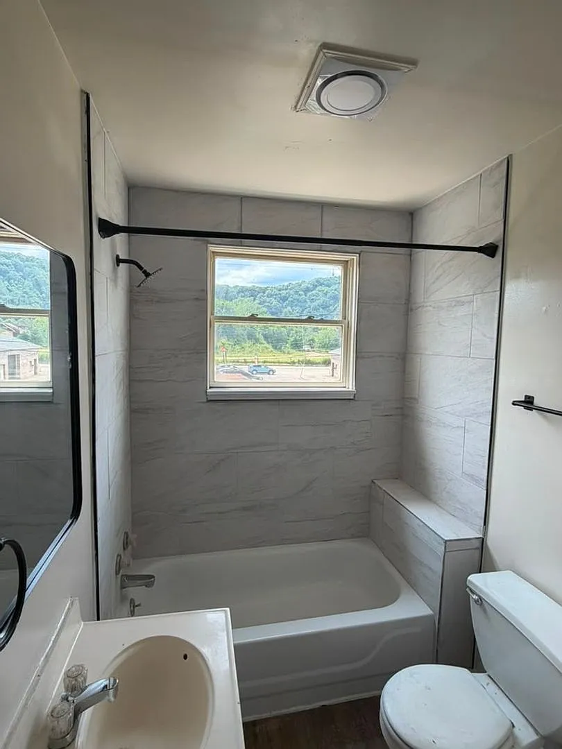 3 bed, $1,229 — Photo 4