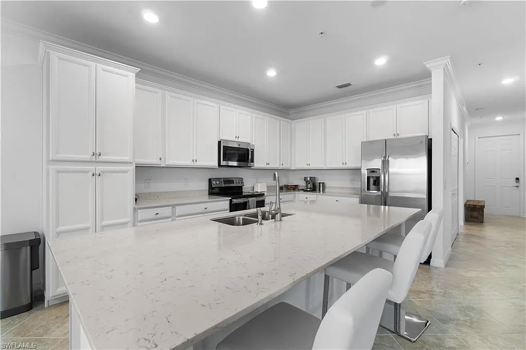 2 bed, 2.0 bath, 1194 sqft, $7,500 — Photo 4