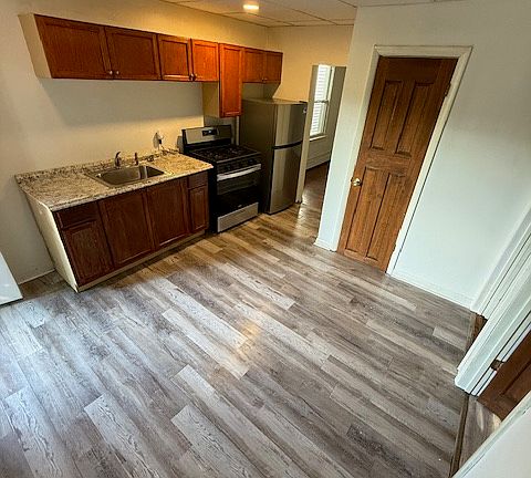 4th image of 12 Grace St #1