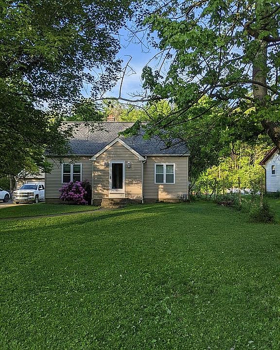 1st image of 6023 Glade Dr