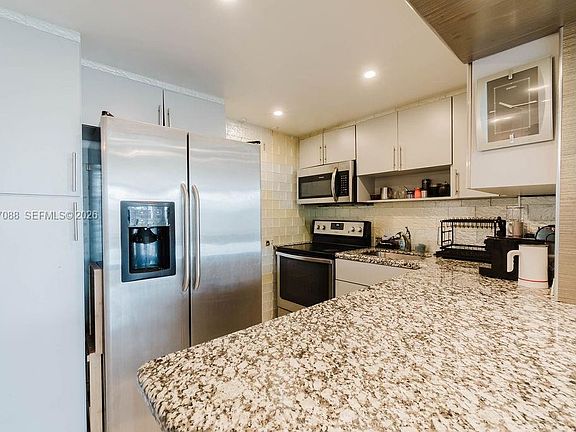 3rd image of 8000 Harding Ave APT 2B