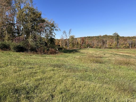 5th image of 562 Roach Rd