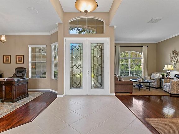4th image of 10133 Deercliff Dr