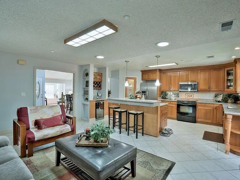 32703 Dinuba Ct — Photo 11