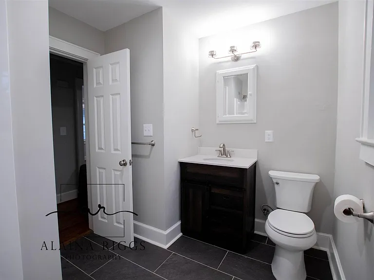 126 Vanderbilt Cir — Photo 23