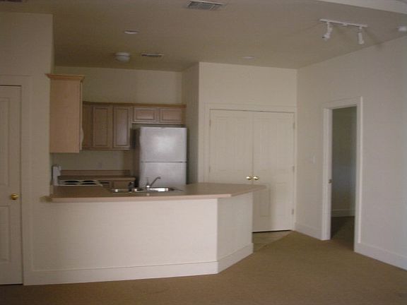2nd image of 627 Lois St Unit 8