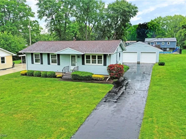 8293 Englewood St NE, Warren, OH 44484