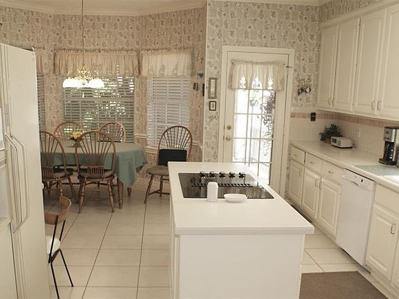 4th image of 1511 Forest Brk