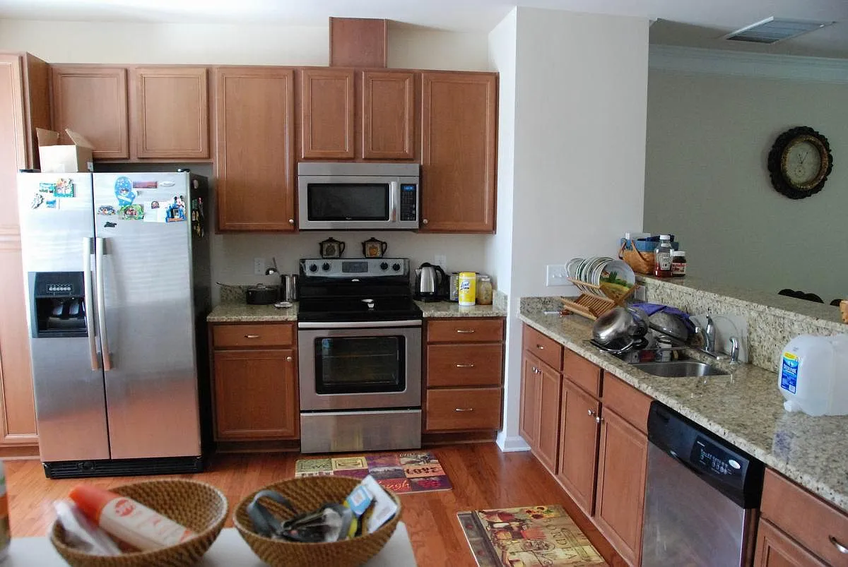 Kitchen with Stainless Appliances - 905 Morris Dale Ln