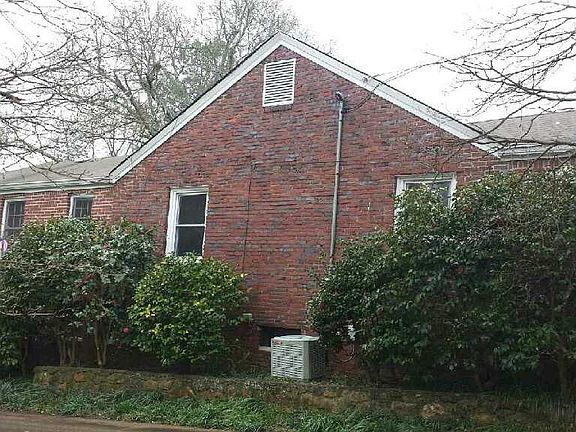 2nd image of 108 E Augusta Pl