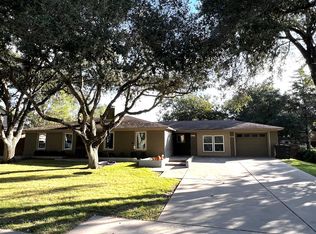 310 Buckeye Trl, La Grange, TX 78945