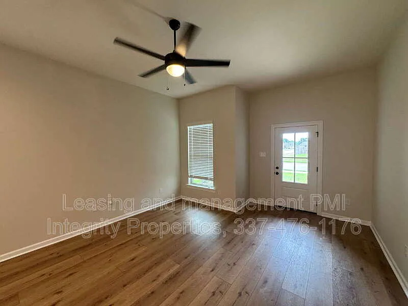 4 bed, 2.0 bath, 1550 sqft, $1,995 — Photo 4
