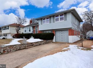 9947 Montour St, Philadelphia, PA 19115