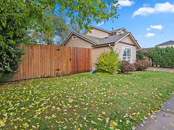 3rd image of 5705 Woodside Dr SE