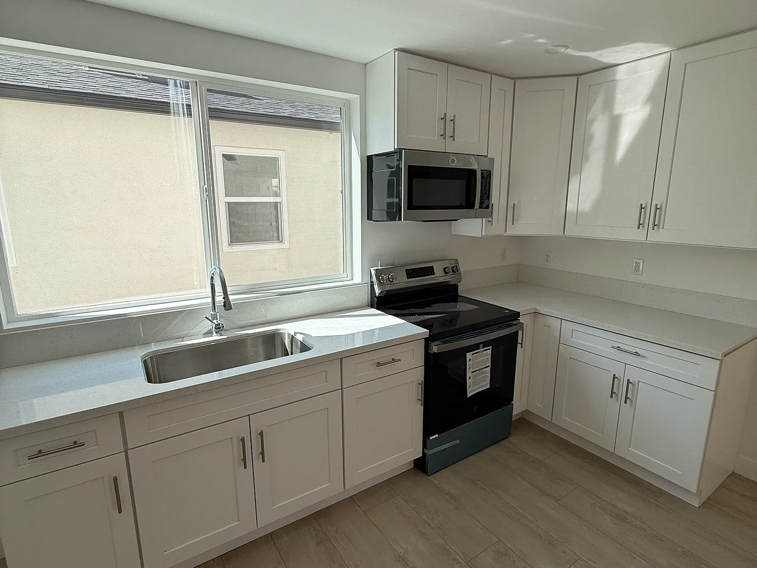 3 bed, $3,500 — Photo 3