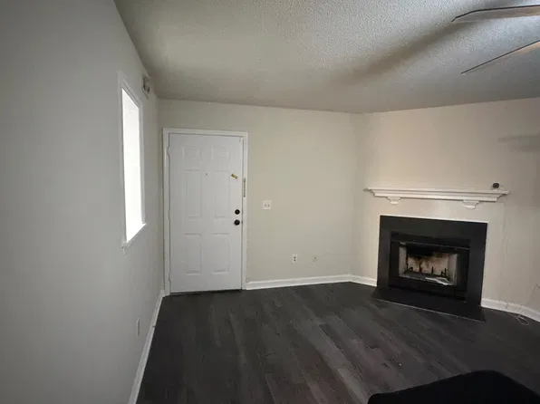 802 Folly Ct Unit A, Greensboro, NC 27409