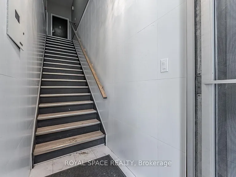 73 King St E #1 — Photo 5