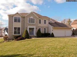 5580 Spring Grove Dr, Solon, OH 44139