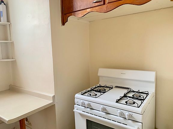 3rd image of 519 Marquette St APT 4