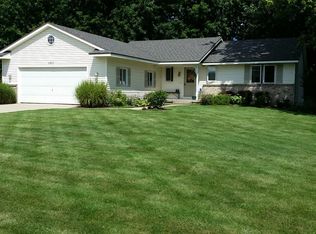 1011 Meadow Ln, Jenison, MI 49428