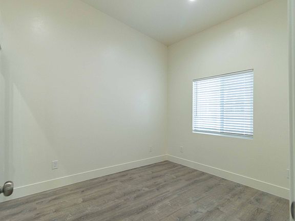 2nd image of 415 Grant St #44