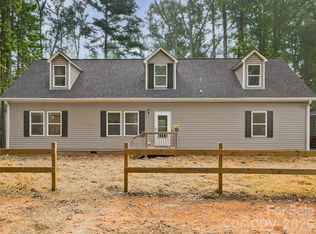 552 Bass Lake Dr, Pisgah Forest, NC 28768