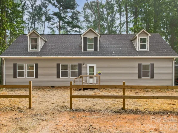 552 Bass Lake Dr, Pisgah Forest, NC 28768
