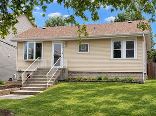 110 E 56th St, Westmont, IL 60559