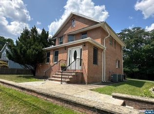 385 Godwin Ave, Wyckoff, NJ 07481
