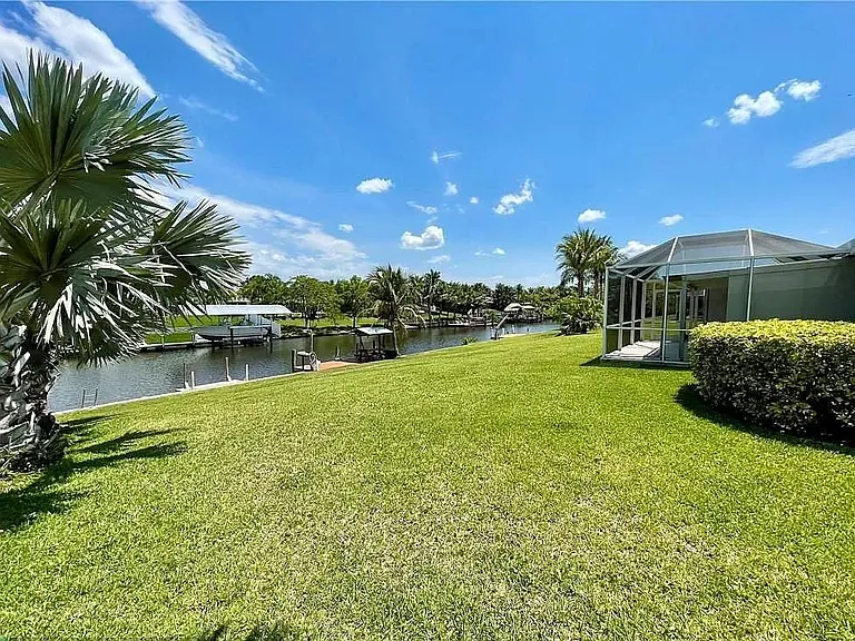 416 S Naranja Ave — Photo 6