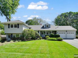 17 Pascack Rd, Park Ridge, NJ 07656