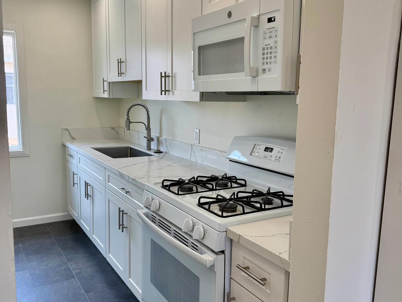 2 bed, 600 sqft, $2,295 — Photo 1