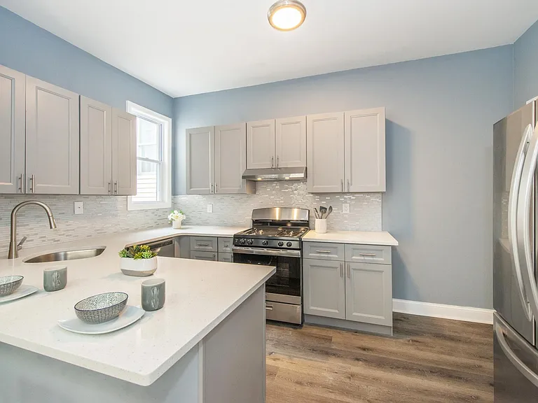 205 Hutton St #2 — Photo 3