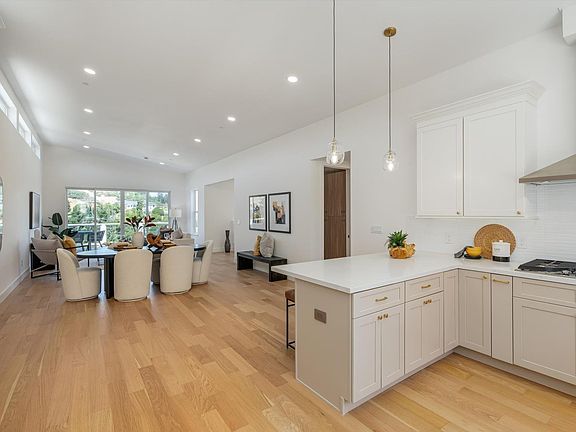 4th image of 3729 Deauville Place