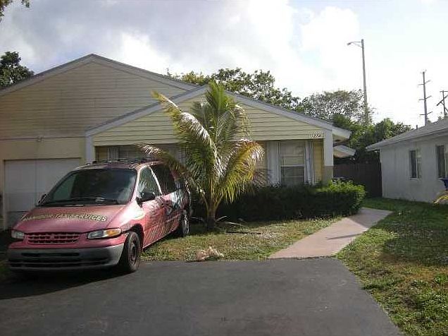 1st image of 1274 SW 71st Ter
