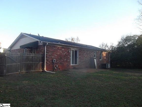 3rd image of 322 Berea Forest Cir