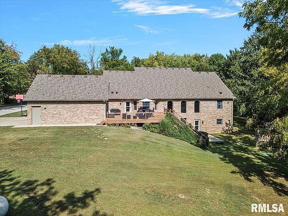 4th image of 3800 Circle Dr